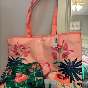 NWT never used, Clinique Pink Floral Tote with Green Pouch and travel size produ